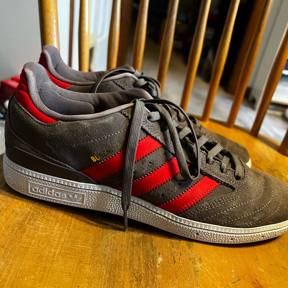 New adidas, worn only once! Mens 9